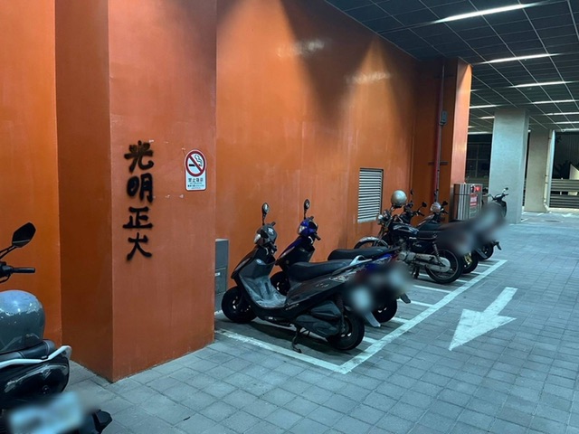 01b4451c 1edb 40c9 97d0 1e5ab34d7358