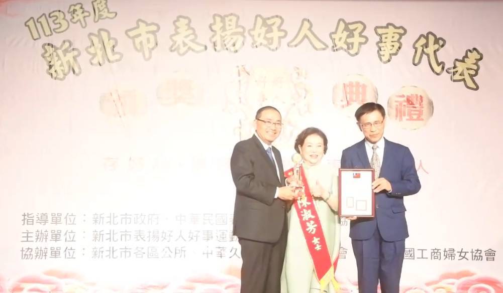 85歲的「國民阿媽」陳淑芳仍熱心公益,利用自身影響力關懷弱勢。