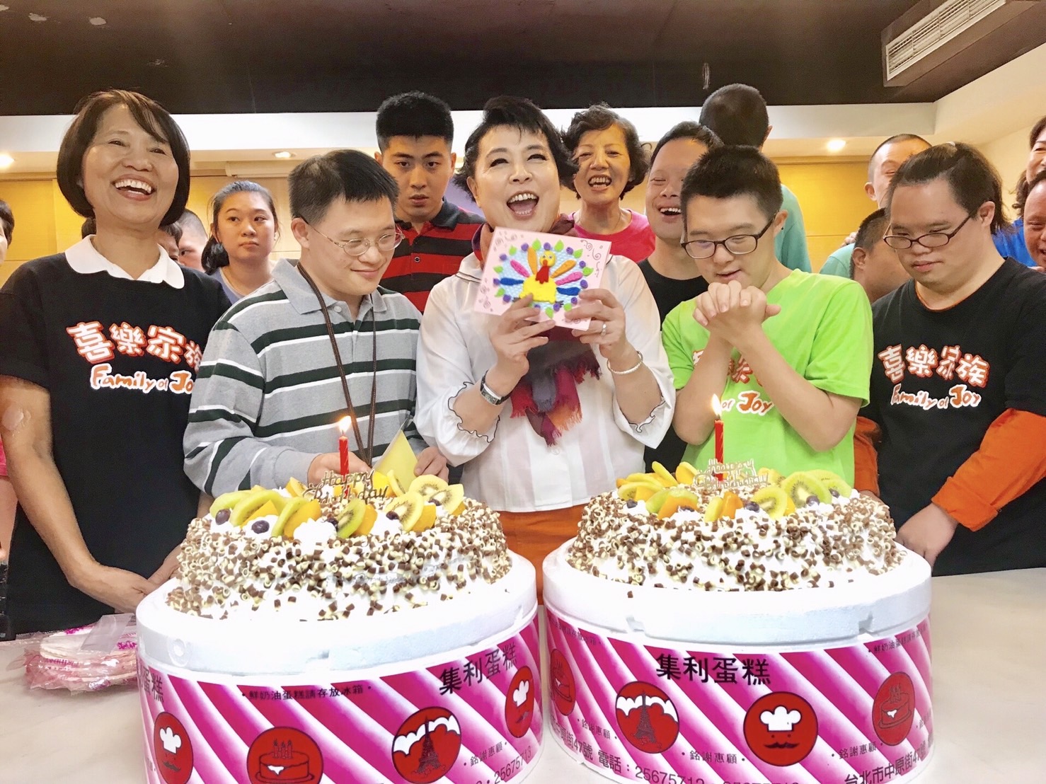 04.喜樂家族院生於手作卡片獻給簡文秀