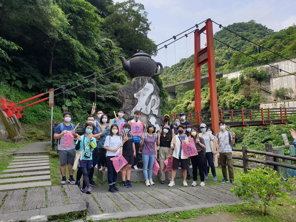1.新北哈客青年智庫團整裝待發參與淨山活動