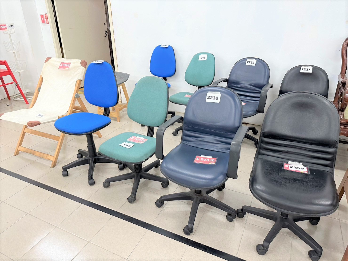 3.新北再生家具展售中心有許多實用二手家具，歡迎民眾參觀選購