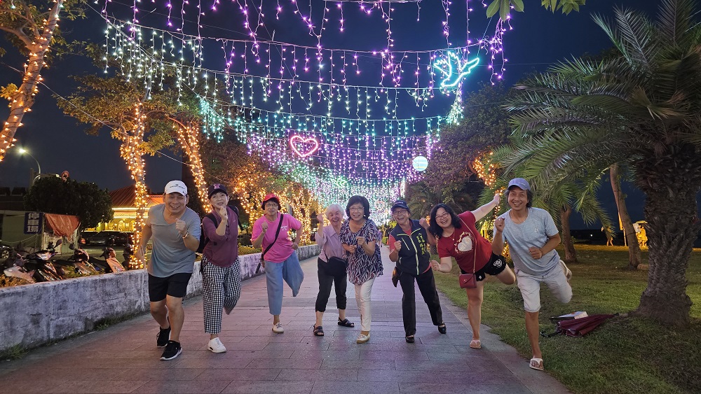 3.歡迎市民朋友相關朋友一起來與光雕合影