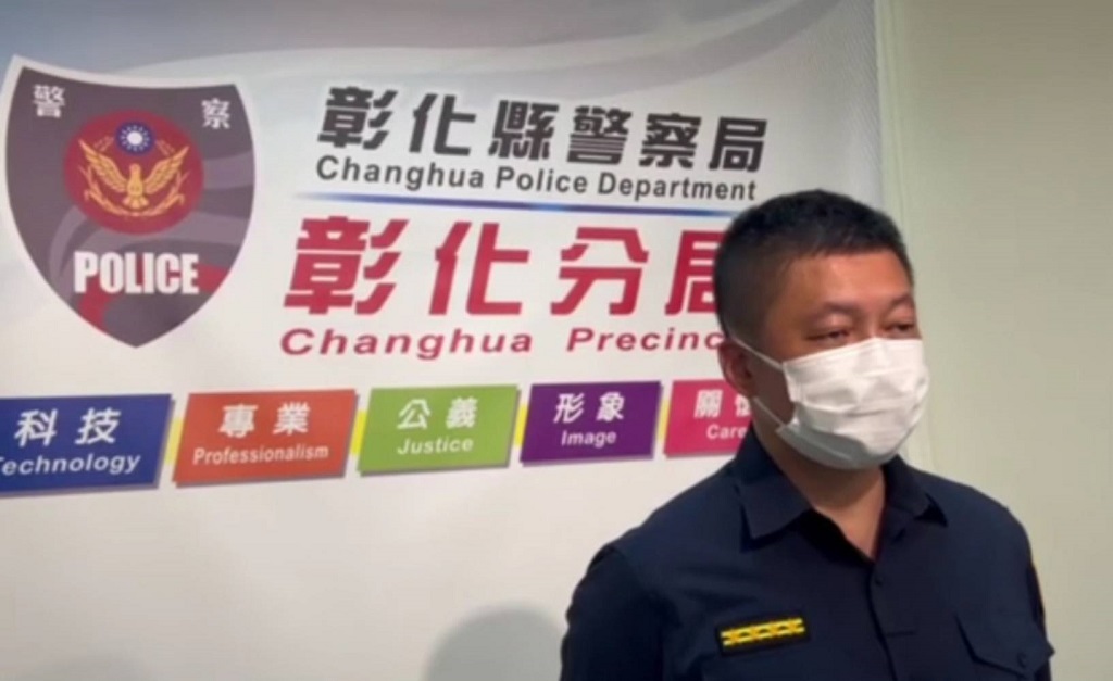 ▲彰化縣警察局分局長王國峯說明洪姓員警經營賭場、涉及家暴並涉足不妥當場所查處情形。（圖/記者澄石翻攝）