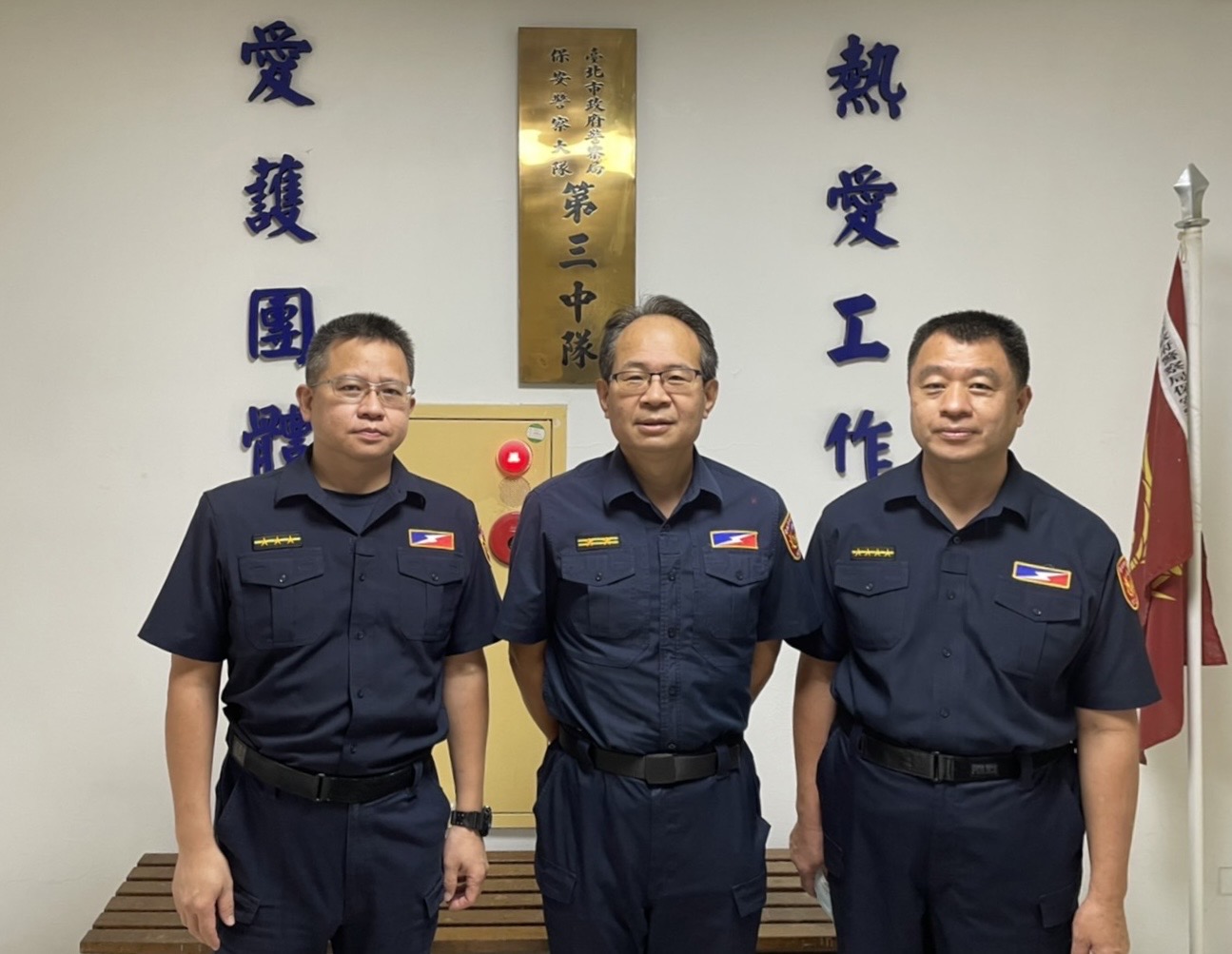 險象環生長者陷車流-保大警急救援-宣導行人8提醒保安全
