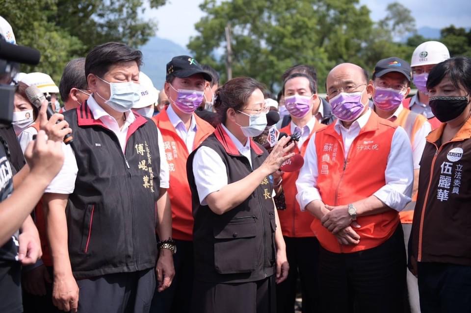 花蓮縣長徐榛蔚向中央政府爭取震災受損設施重建-行政院長蘇貞昌表示會全力支持