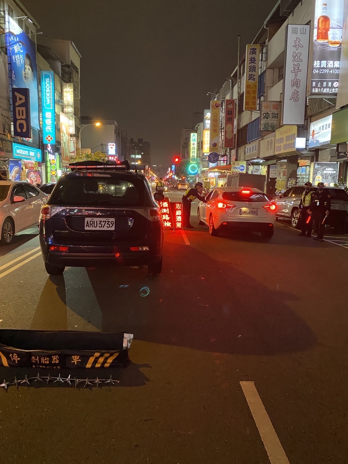 圖片說明:中警二分局文正派出所連續查獲2件酒駕案件,均為民眾抱持僥倖心態。(圖/記者謝福祐翻攝)