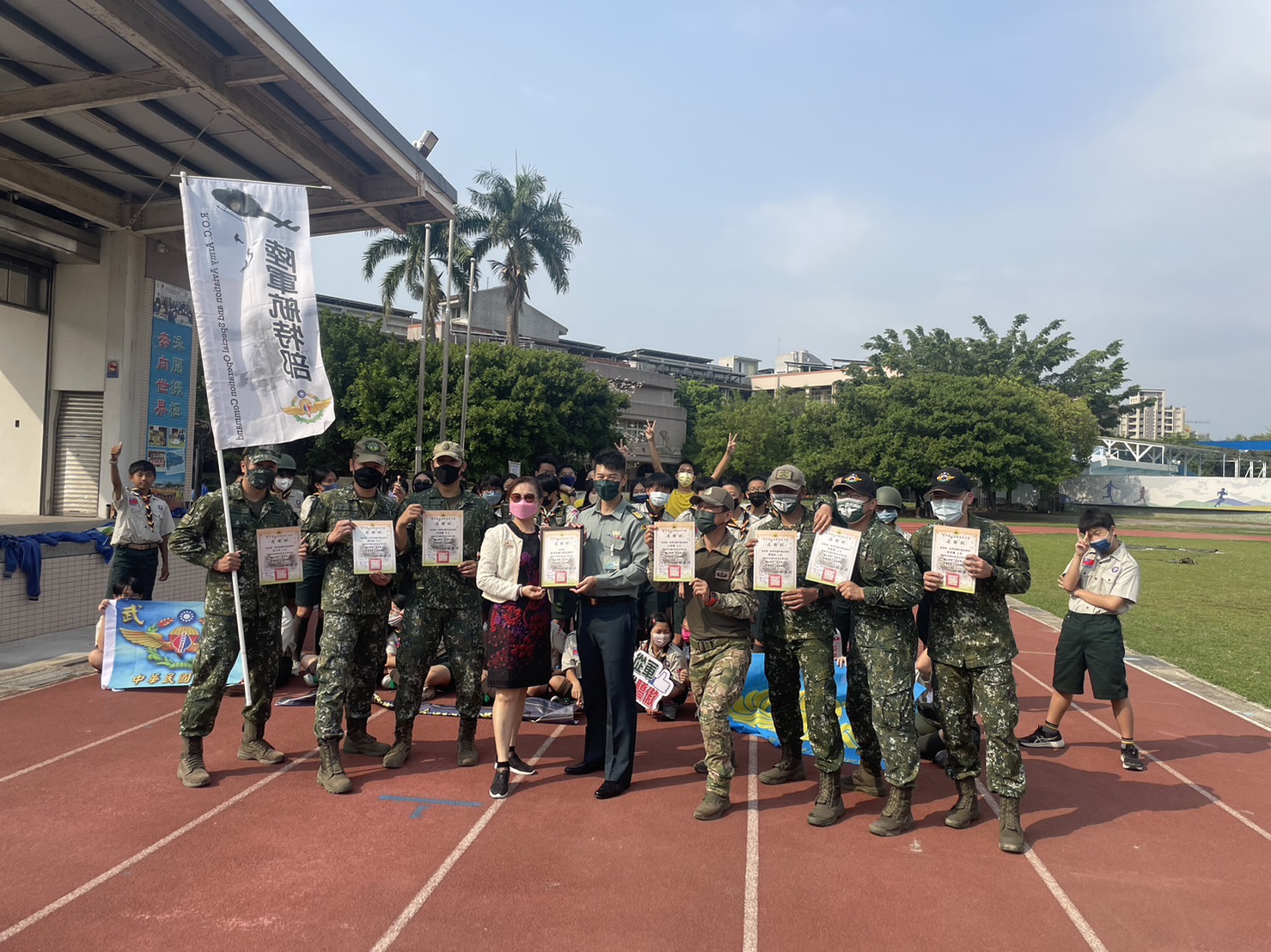 ▲陸軍特戰指揮部辦理「全民國防走入校園活動」。(圖/中市北新國中提供)