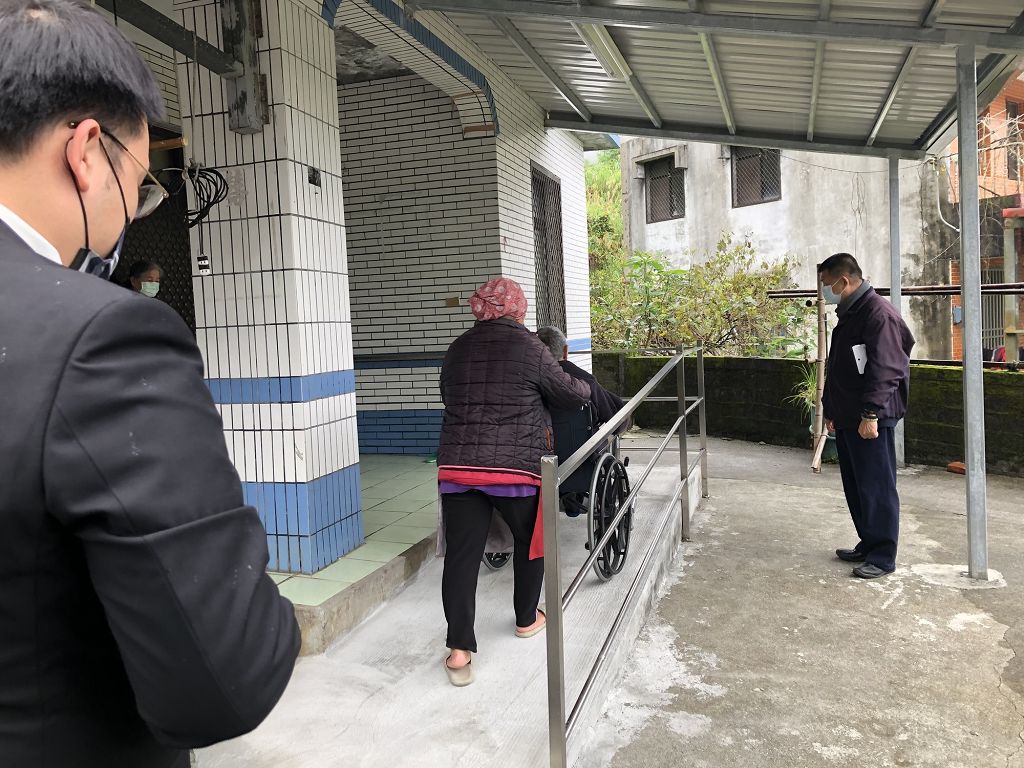 他們打造花蓮萬榮部落 兩老相依的安全居家