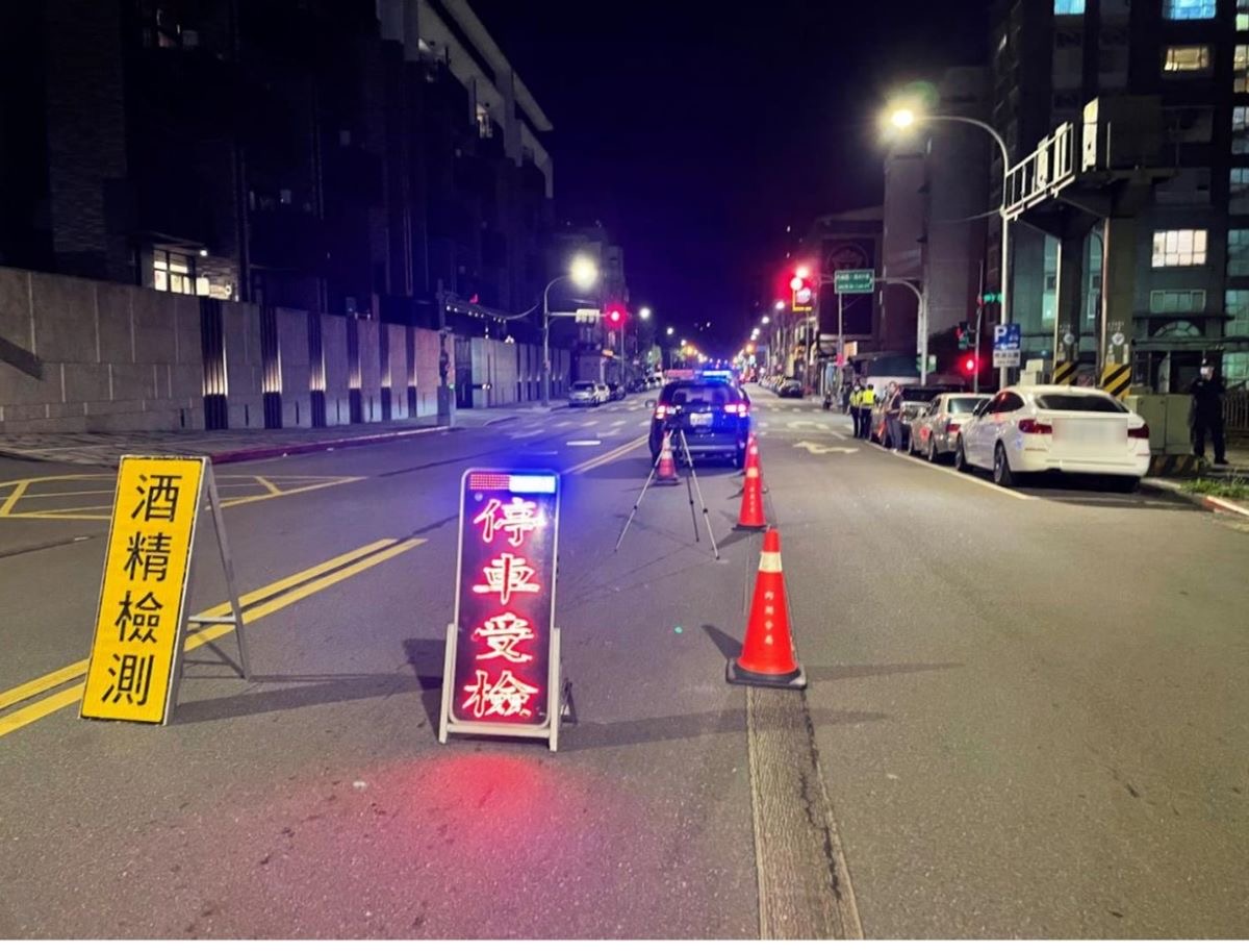 內湖警暑假期間不停歇，加強防制青少年危險駕車行為