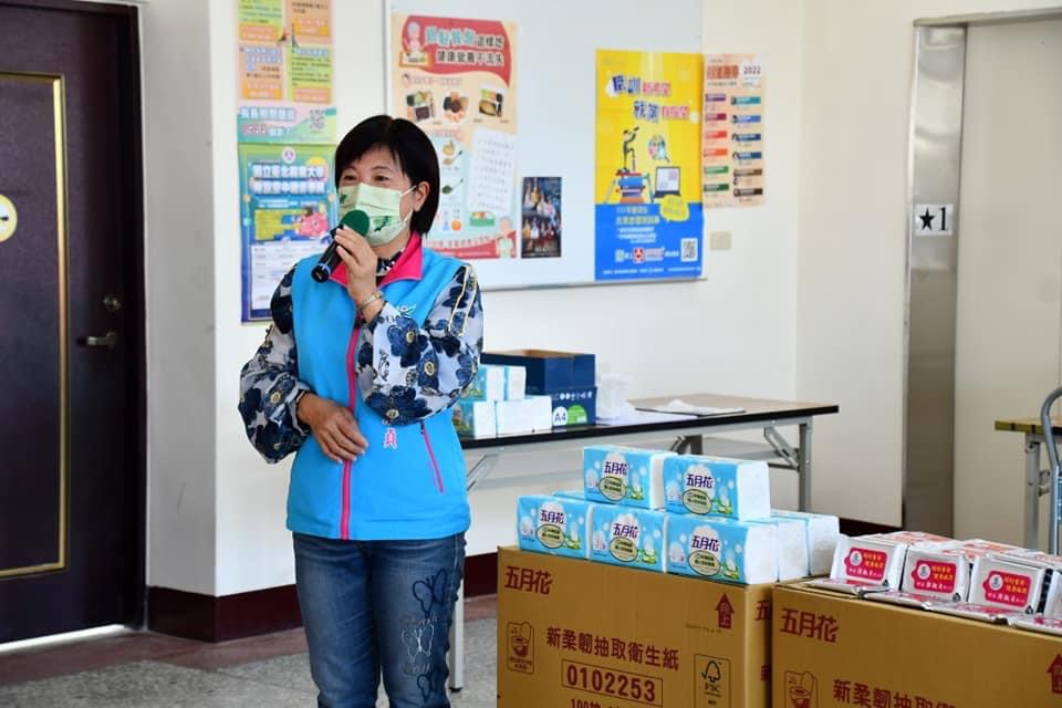吉安鄉福氣站長者感謝華紙企業傳情 捐贈防疫紙品關懷樂齡共學