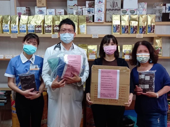 把愛傳出去》捐愛心咖啡 國際護師節挺醫護