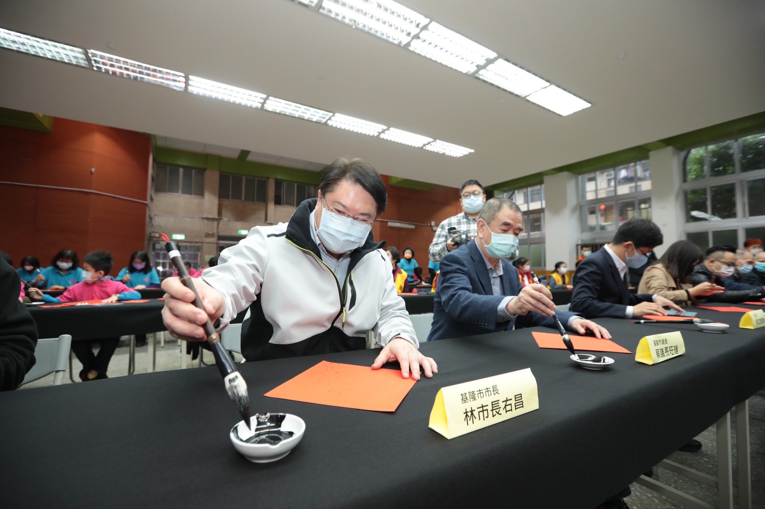 林右昌 蔡適應與書法名家新春揮毫 福虎共好迎新春