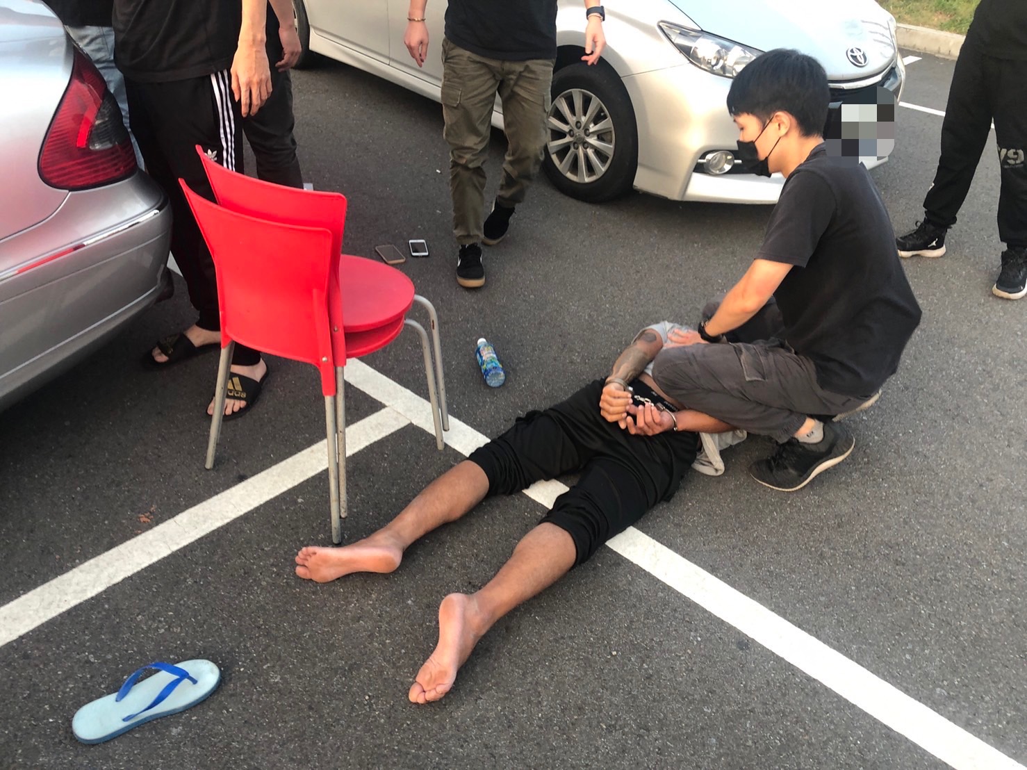 毒蟲擁槍自重 趁疫兜槍作亂 士林警南下逮捕歸案