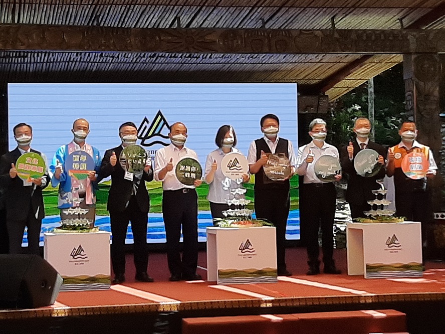 蔡總統、蘇院長南下屏東出席二峰圳百年紀念典禮　見證百年水圳的歷久彌新
