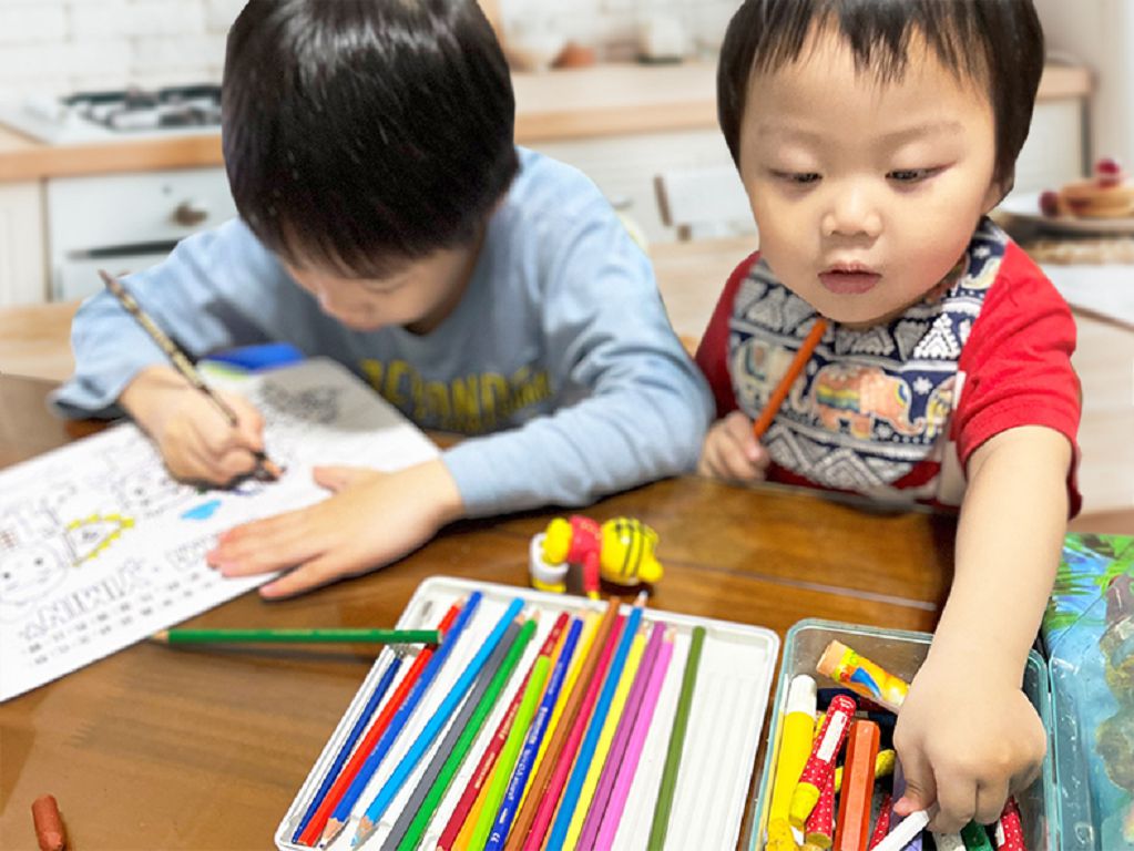 「毛寶貝義家親」兒童著色比賽分為幼兒園、國小低、中、高年級四組