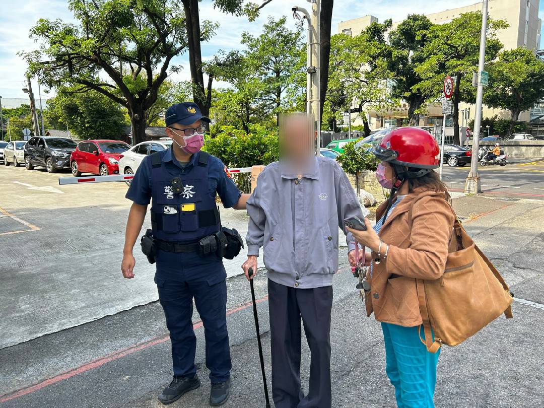 協助老翁返家2
