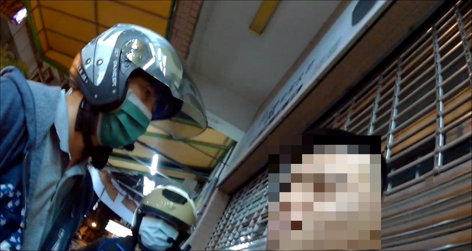 可疑男子最終坦承遭到通緝