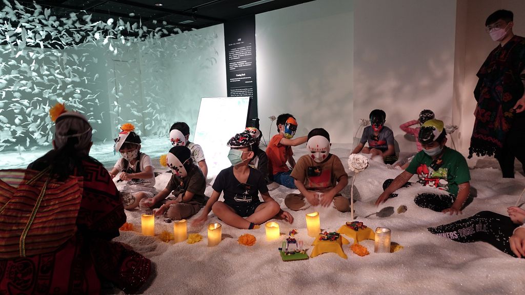 圖1，生死晝夜展場秀出作品