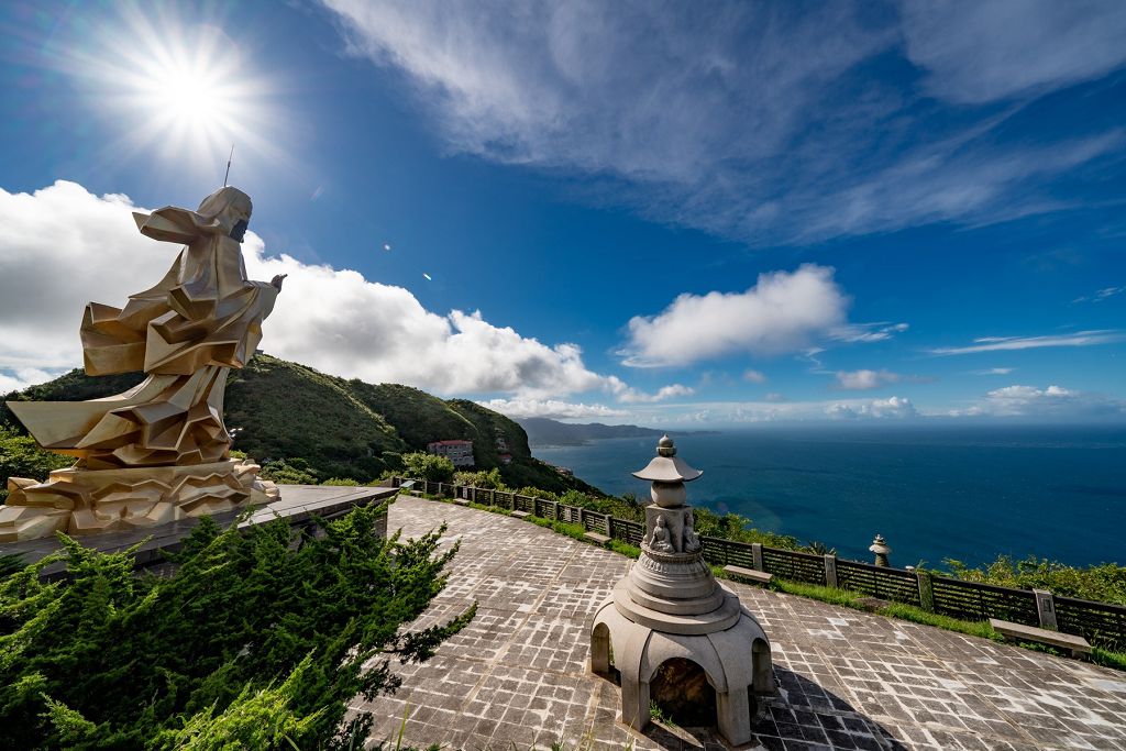 圖1，靈鷲山海天一色美景
