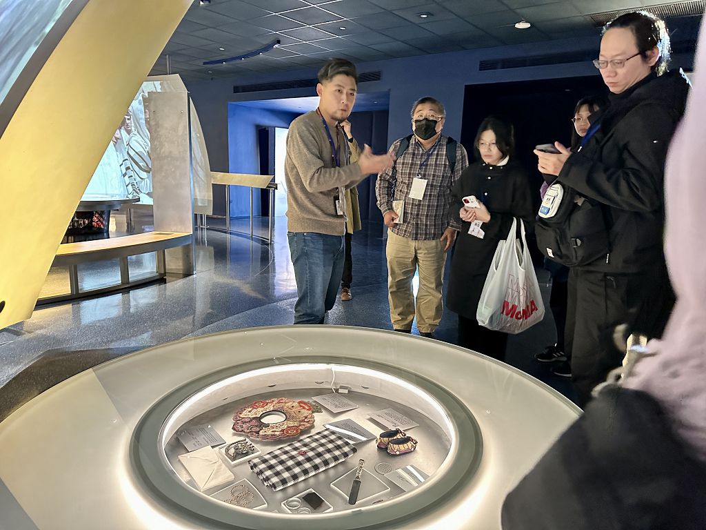 圖3，生命之旅廳 介紹割禮刀