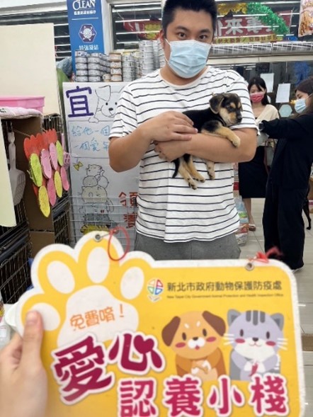圖5、「四眼兄弟」在愛心認養小棧找到幸福