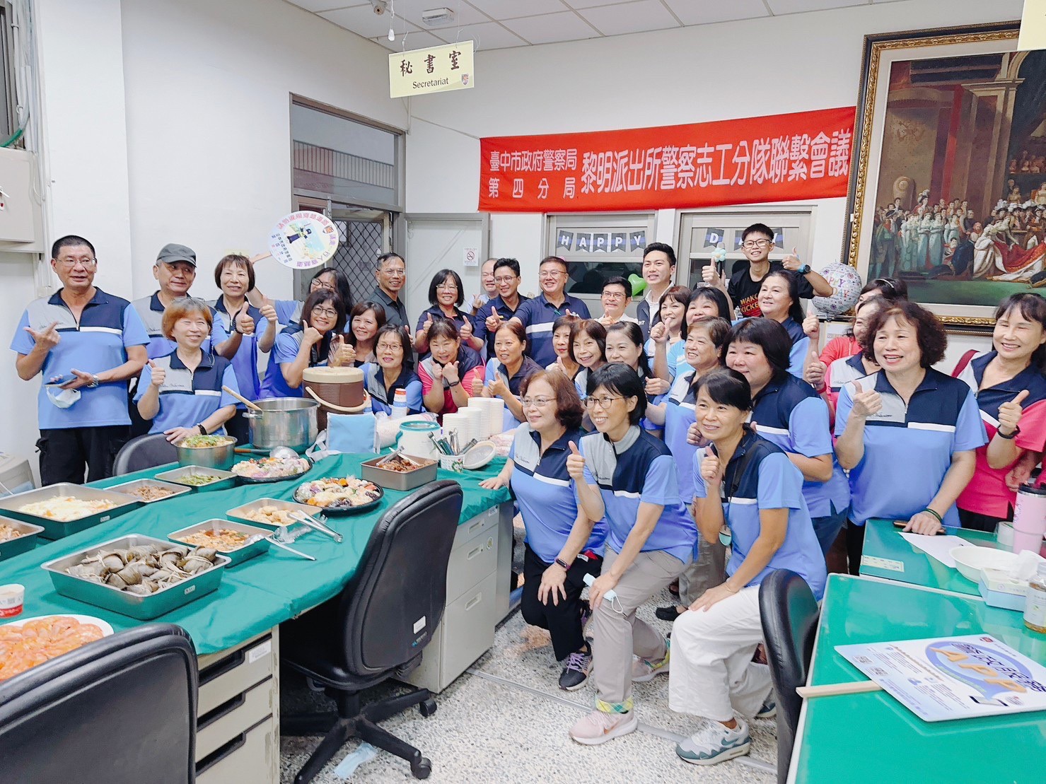 圖一：黎明所志工一人一菜大合照