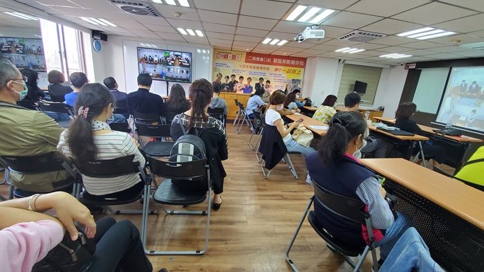 圖四 愛普倈教育顧問獨家實境演練訓練，連家長都熱烈參與，以利回家後幫助孩子矯正。(