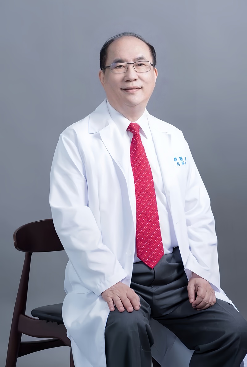 圖：吳英俊醫師強調，過度施打填充物可能形成僵硬饅化臉。