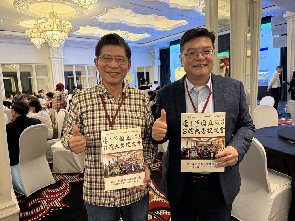 歐思佛生技創辦人牛津博士陳耀寬教授(右) 集泉塑膠詹景忠董事長(左)