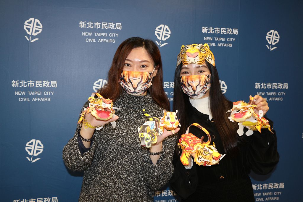 民政局特別仿「天竺鼠車車卡通」製作小提燈行銷影片，還有線上抽獎活動。民政局提供3