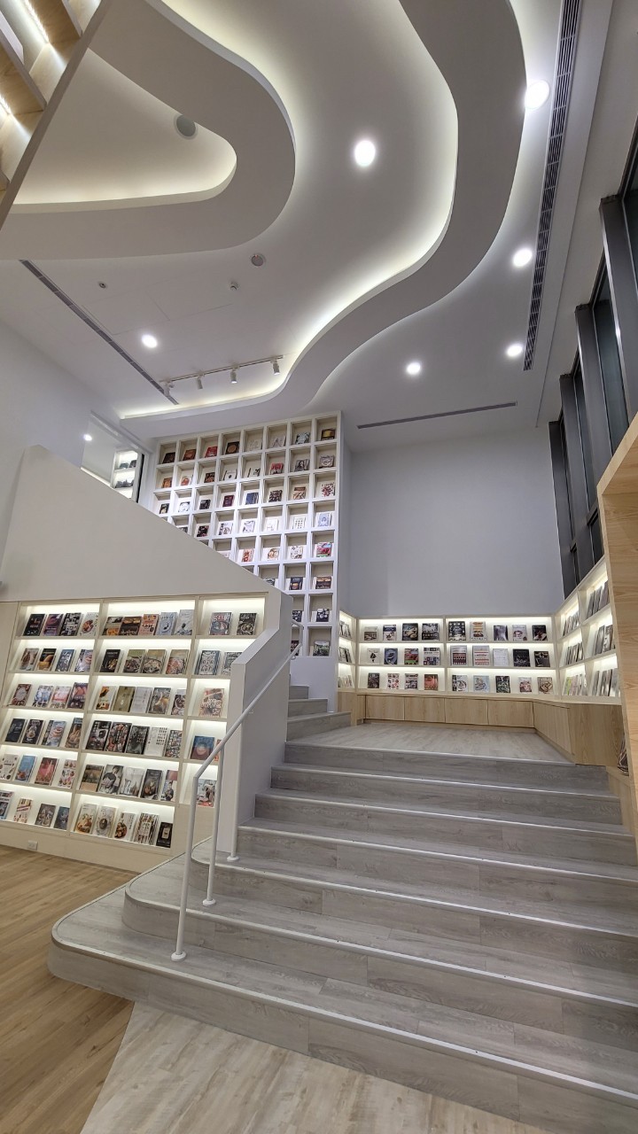 淡水新館舒適的閱讀空間，吸引許多喜愛閱讀者前來