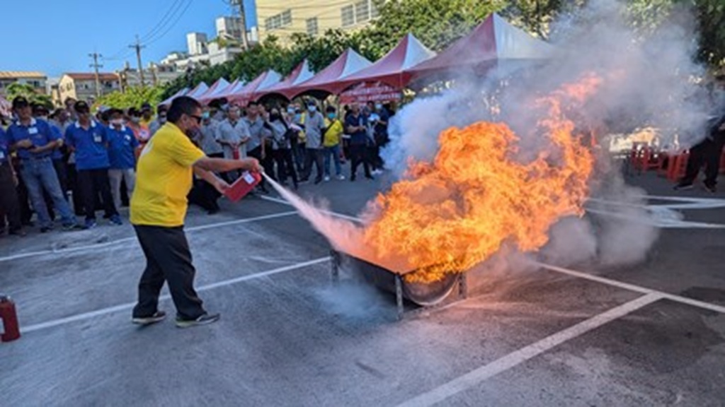 滅火器操作