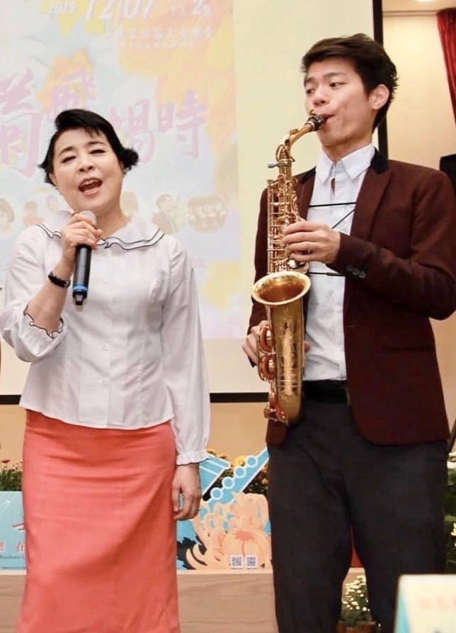 聲樂家簡文秀與薩克斯風孫維廷同台演出