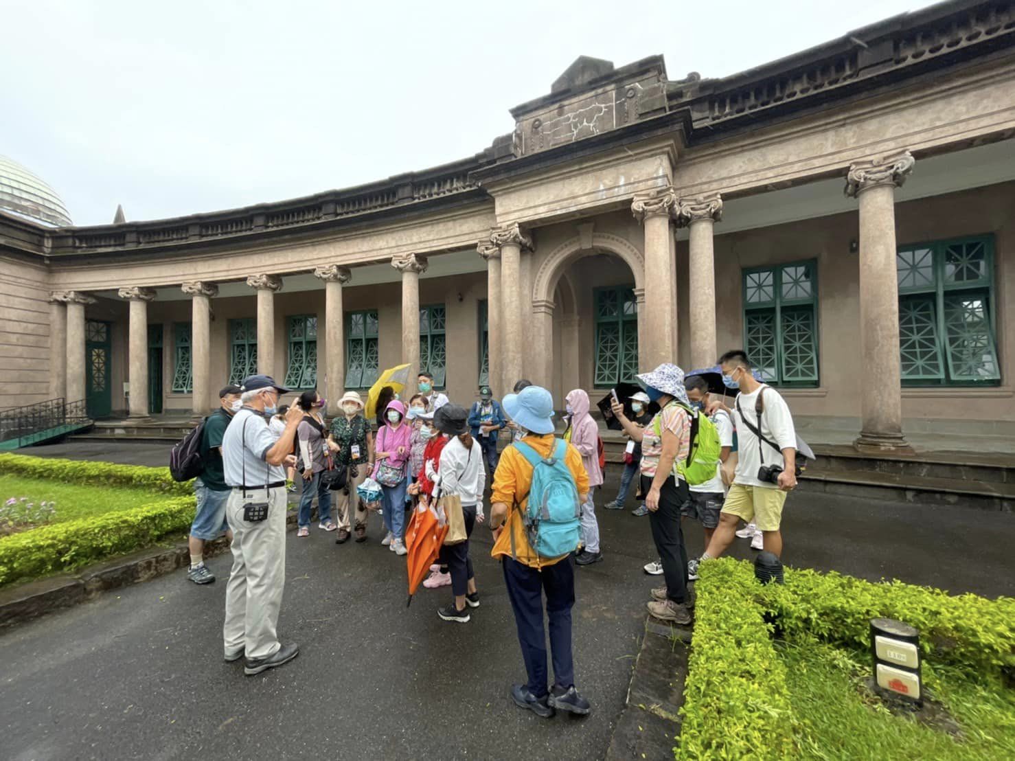 自來水博物館有莊嚴古典外觀與象徵現化功能的水源地唧筒室